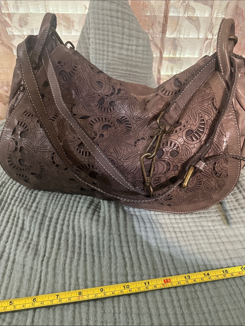 Women's Brown Floral Cutout Shoulder Bag with Adjustable crossbody Strap - Picture 4 of 12